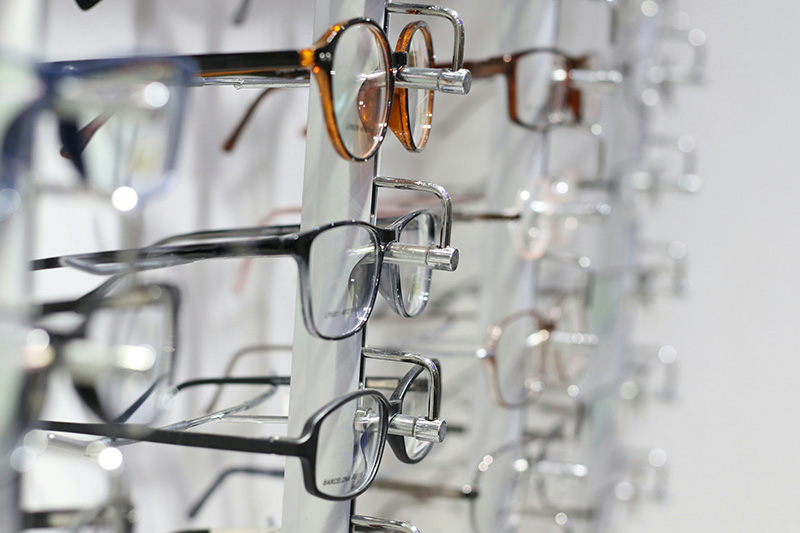 choosing glasses for high myopia3.jpg