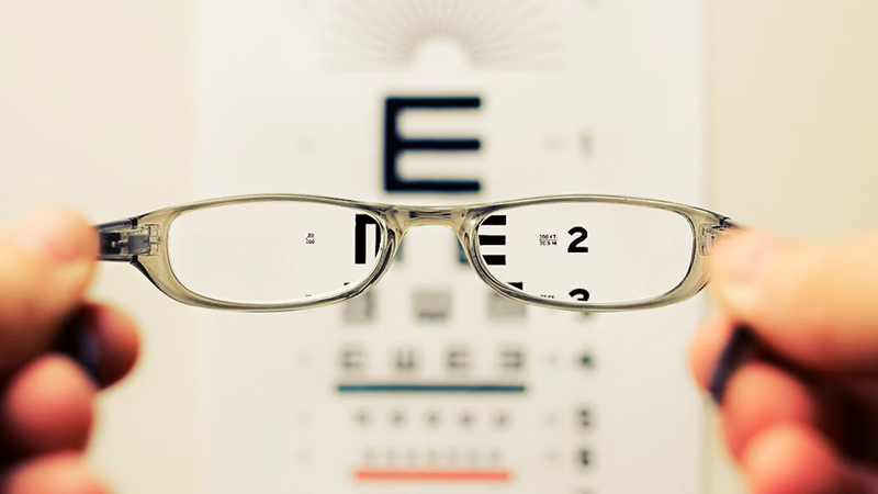 Choosing the Right Glasses to Control Myopia